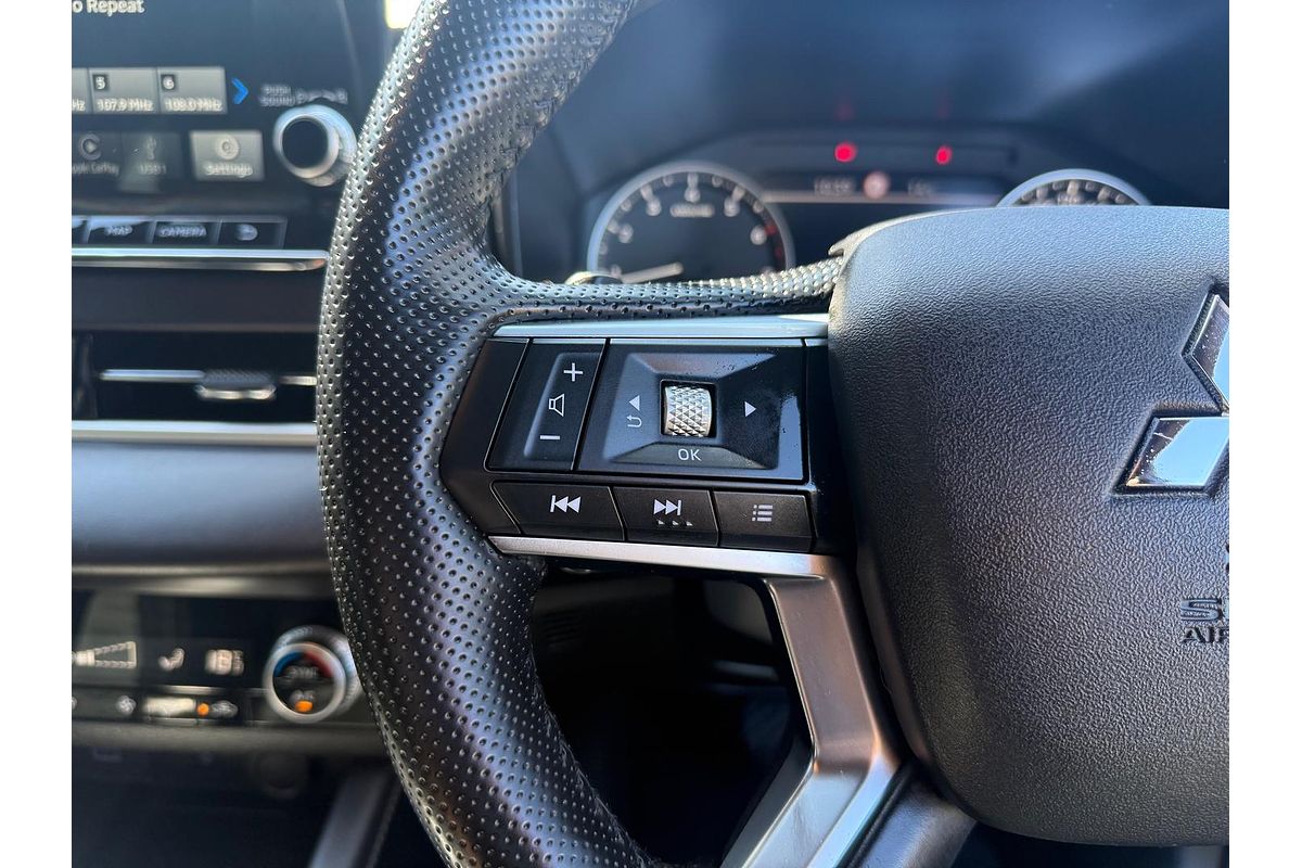 2024 Mitsubishi Outlander Black Edition ZM