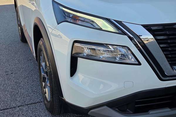 2025 Nissan X-TRAIL ST T33