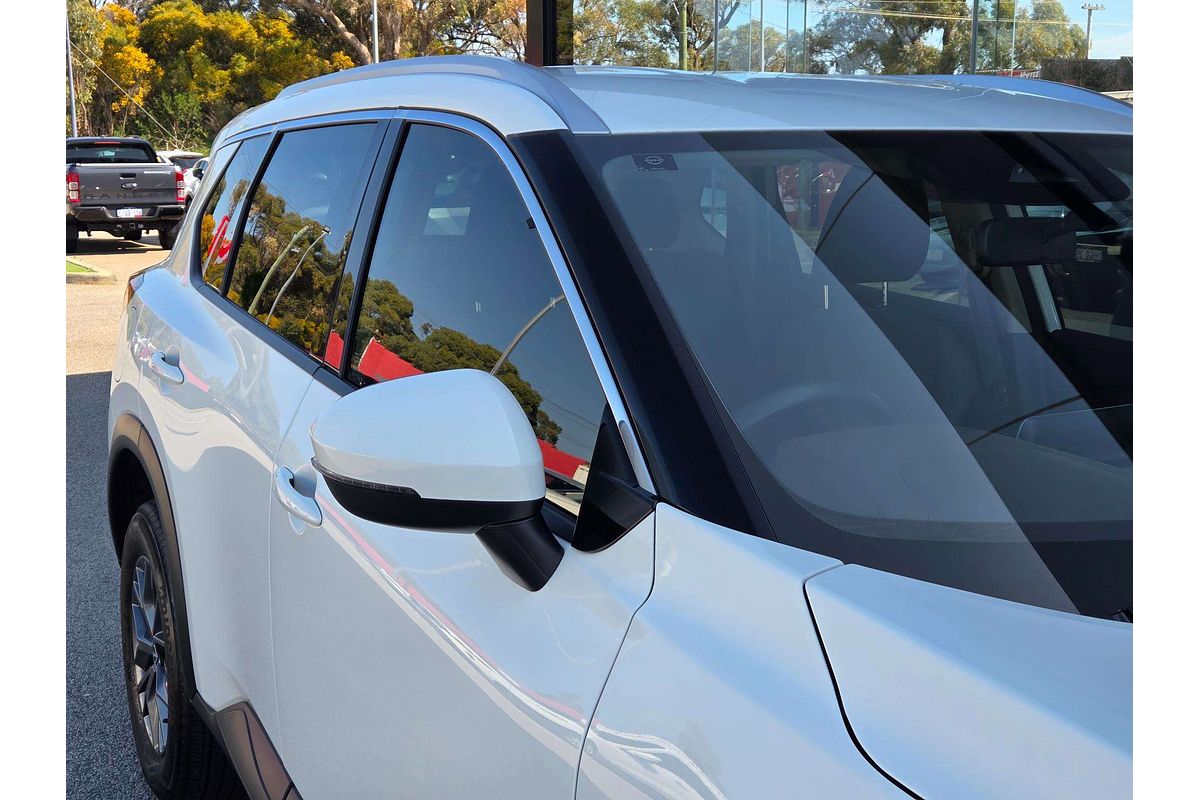 2025 Nissan X-TRAIL ST T33
