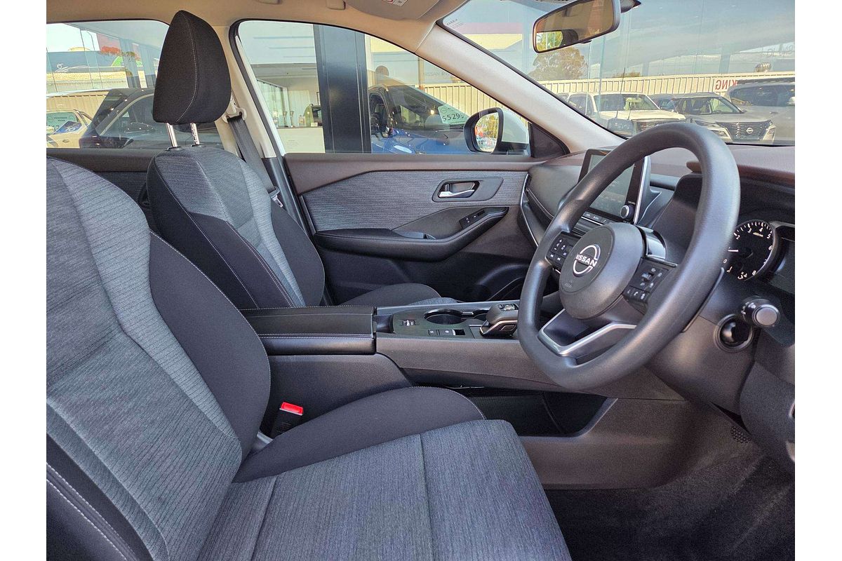 2025 Nissan X-TRAIL ST T33