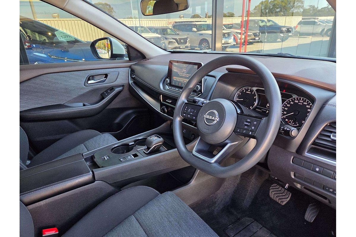 2025 Nissan X-TRAIL ST T33