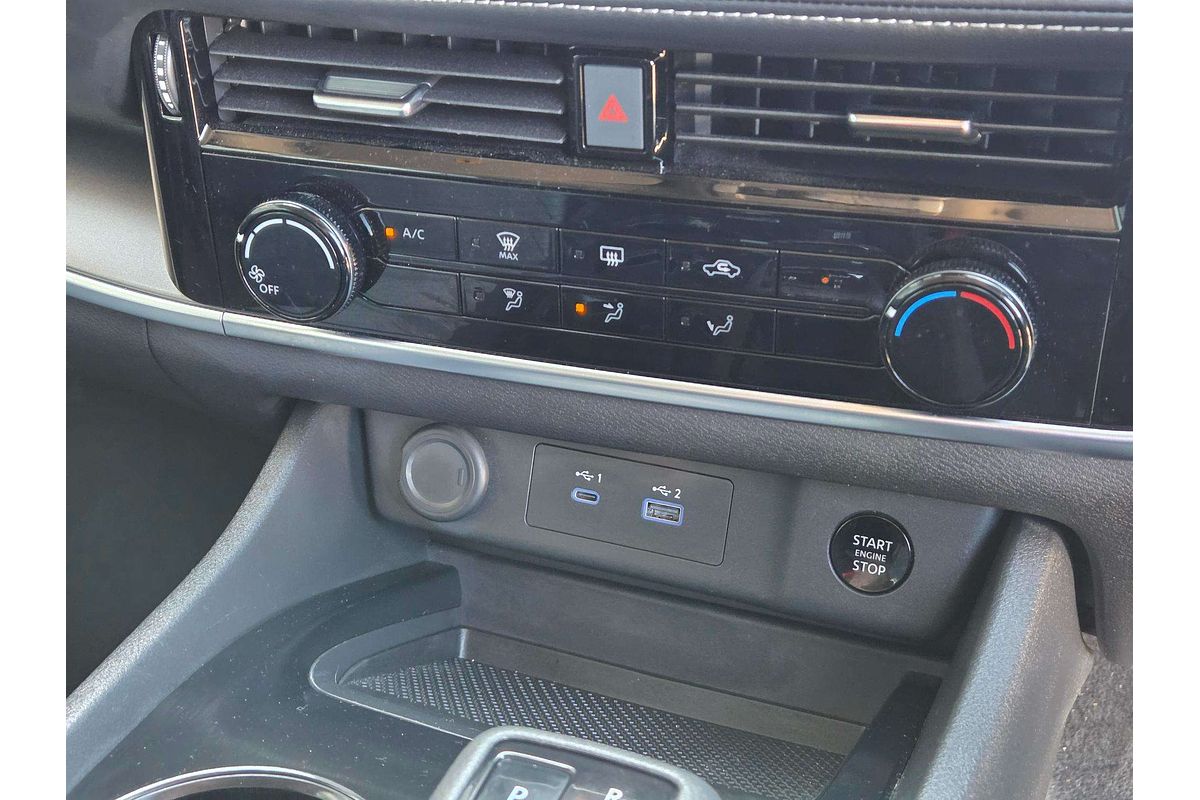 2025 Nissan X-TRAIL ST T33