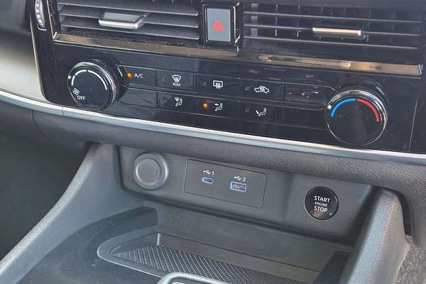 2025 Nissan X-TRAIL ST T33