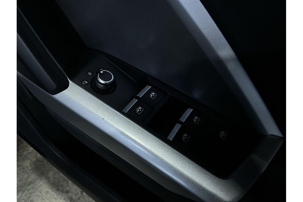 2023 Audi Q3 35 TFSI S line F3