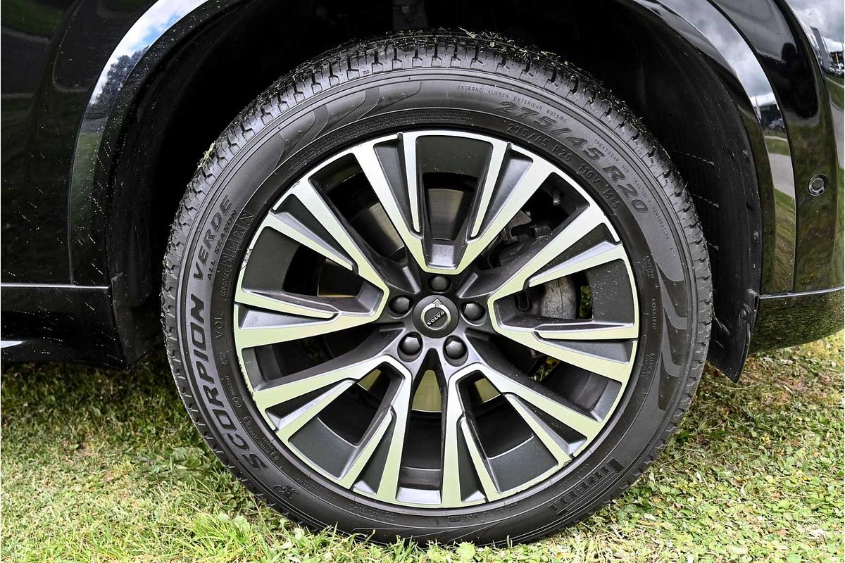 2020 Volvo XC90 T6 Momentum