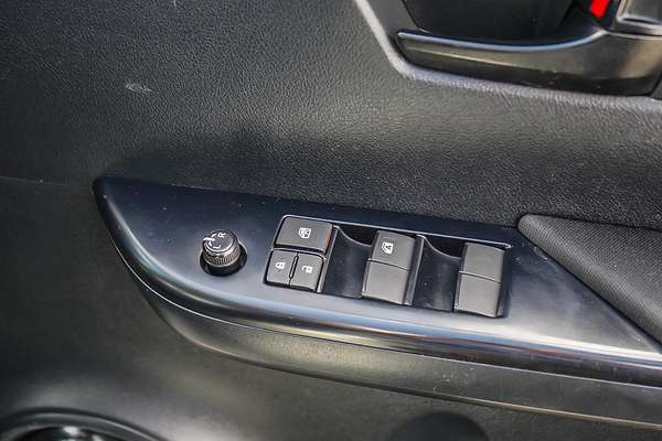 2018 Toyota Hilux SR GUN126R 4X4