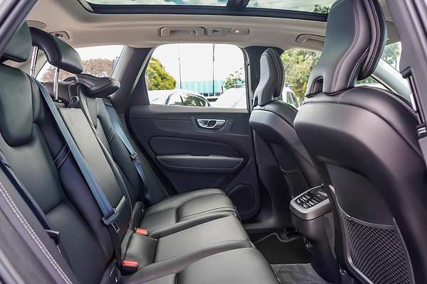 2022 Volvo XC60 Ultimate B5 Bright