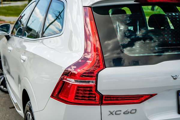 2022 Volvo XC60 Ultimate B5 Bright