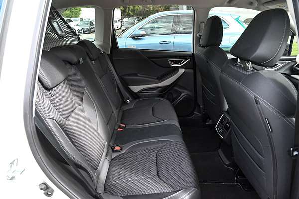 2023 Subaru Forester 2.5i Premium S5