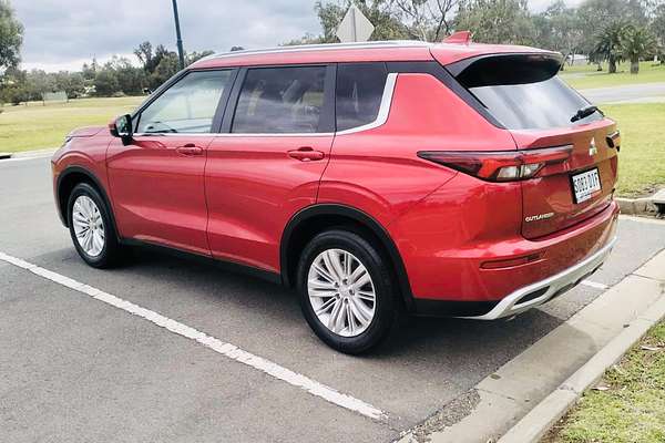 2024 Mitsubishi Outlander LS ZM