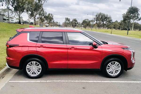 2024 Mitsubishi Outlander LS ZM