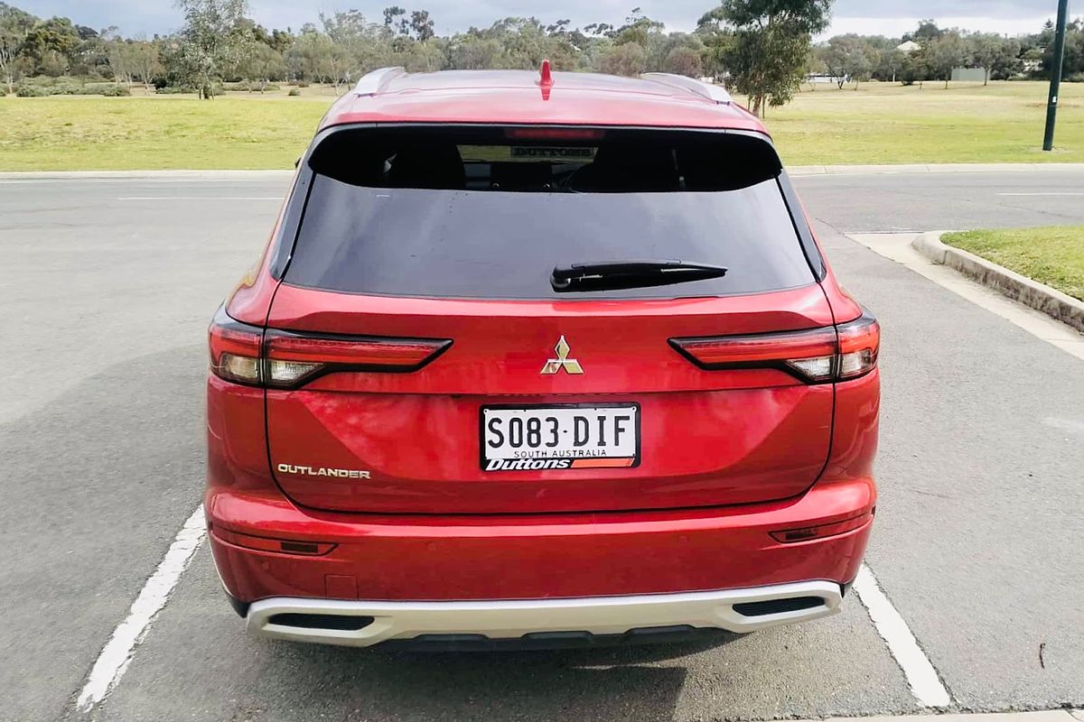 2024 Mitsubishi Outlander LS ZM