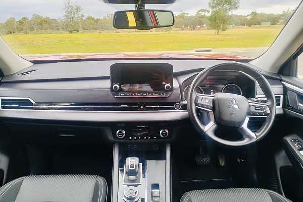 2024 Mitsubishi Outlander LS ZM