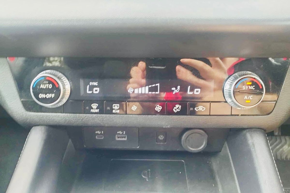 2024 Mitsubishi Outlander LS ZM