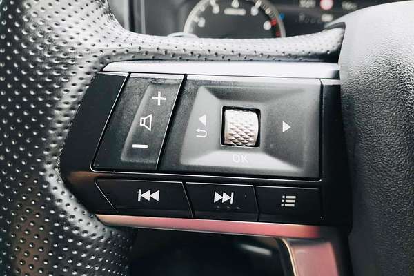 2024 Mitsubishi Outlander LS ZM