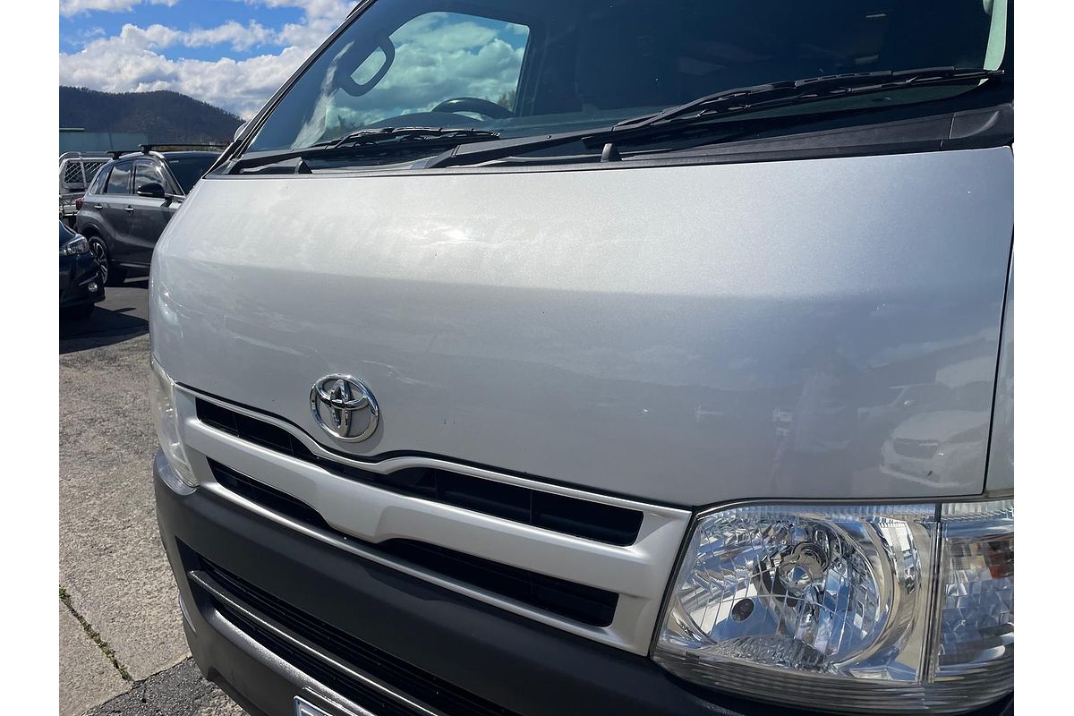 2011 Toyota Hiace TRH201R LWB