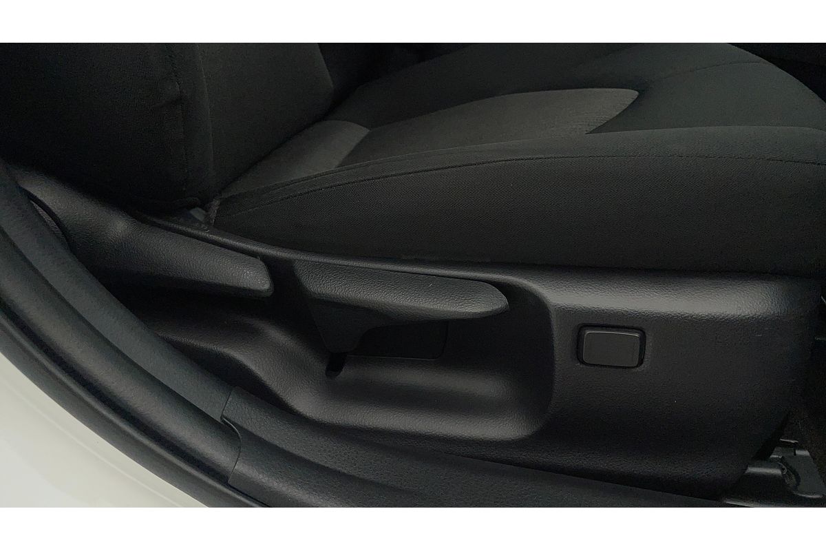 2020 Toyota Camry Ascent AXVH71R