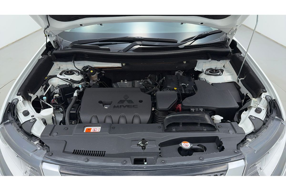 2019 Mitsubishi Outlander ES ADAS ZL