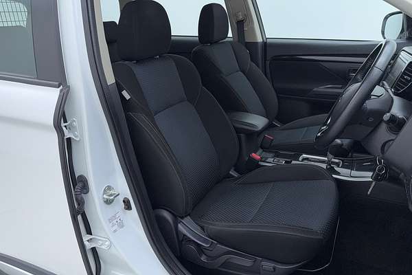 2019 Mitsubishi Outlander ES ADAS ZL