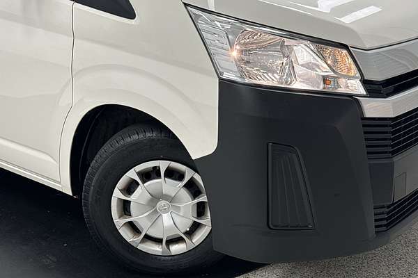 2022 Toyota Hiace Commuter GDH322R ELWB High Roof