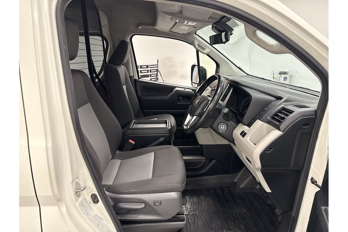 2022 Toyota Hiace Commuter GDH322R ELWB High Roof