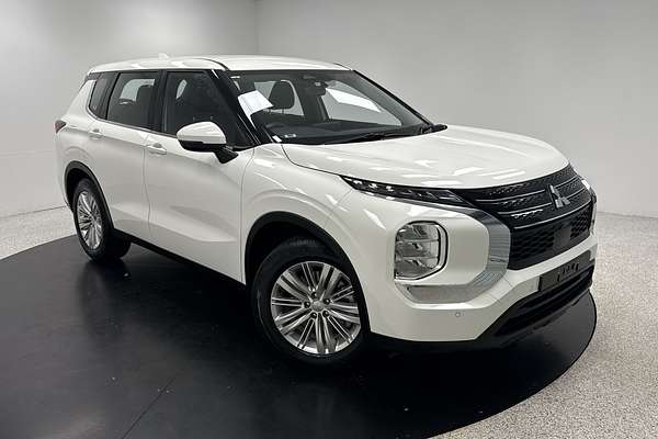 2023 Mitsubishi Outlander ES ZM