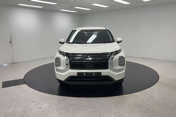 2023 Mitsubishi Outlander ES ZM