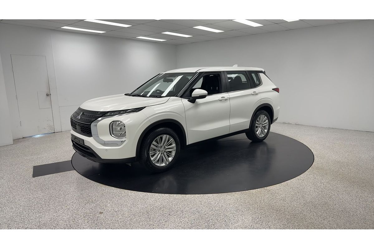 2023 Mitsubishi Outlander ES ZM