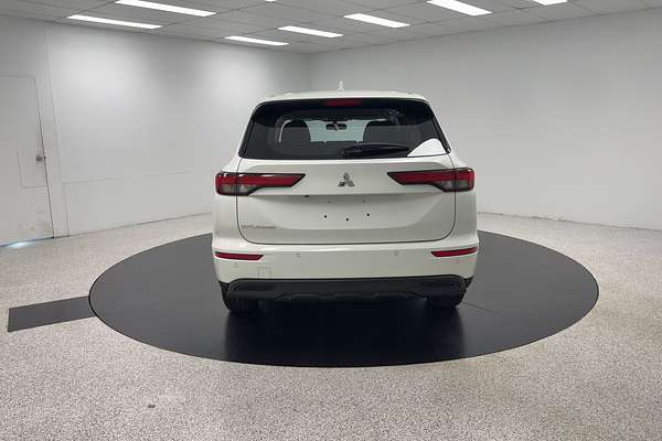 2023 Mitsubishi Outlander ES ZM