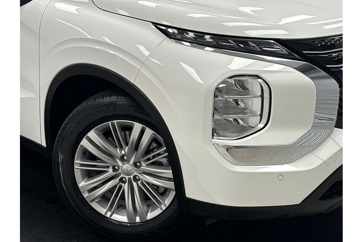 2023 Mitsubishi Outlander ES ZM