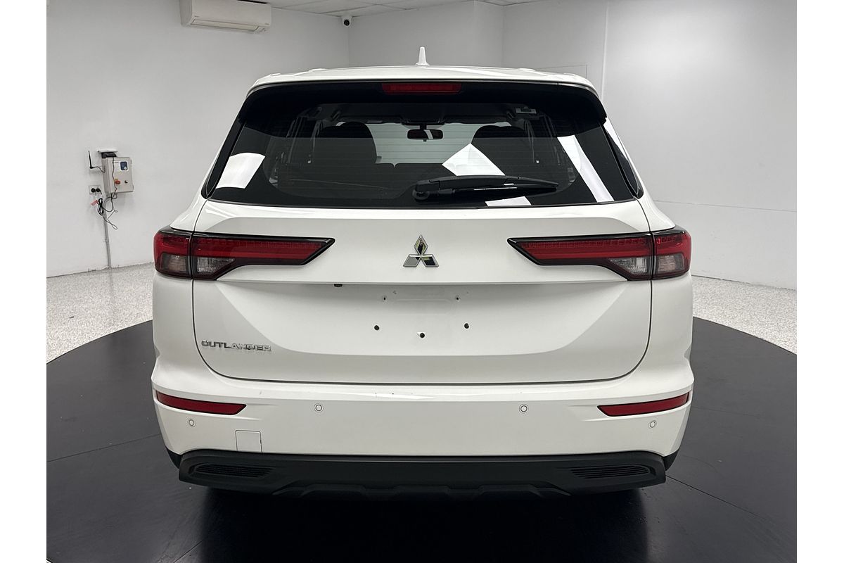 2023 Mitsubishi Outlander ES ZM