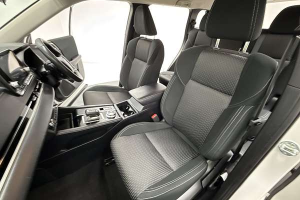 2023 Mitsubishi Outlander ES ZM