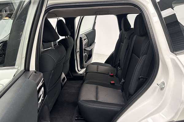 2023 Mitsubishi Outlander ES ZM