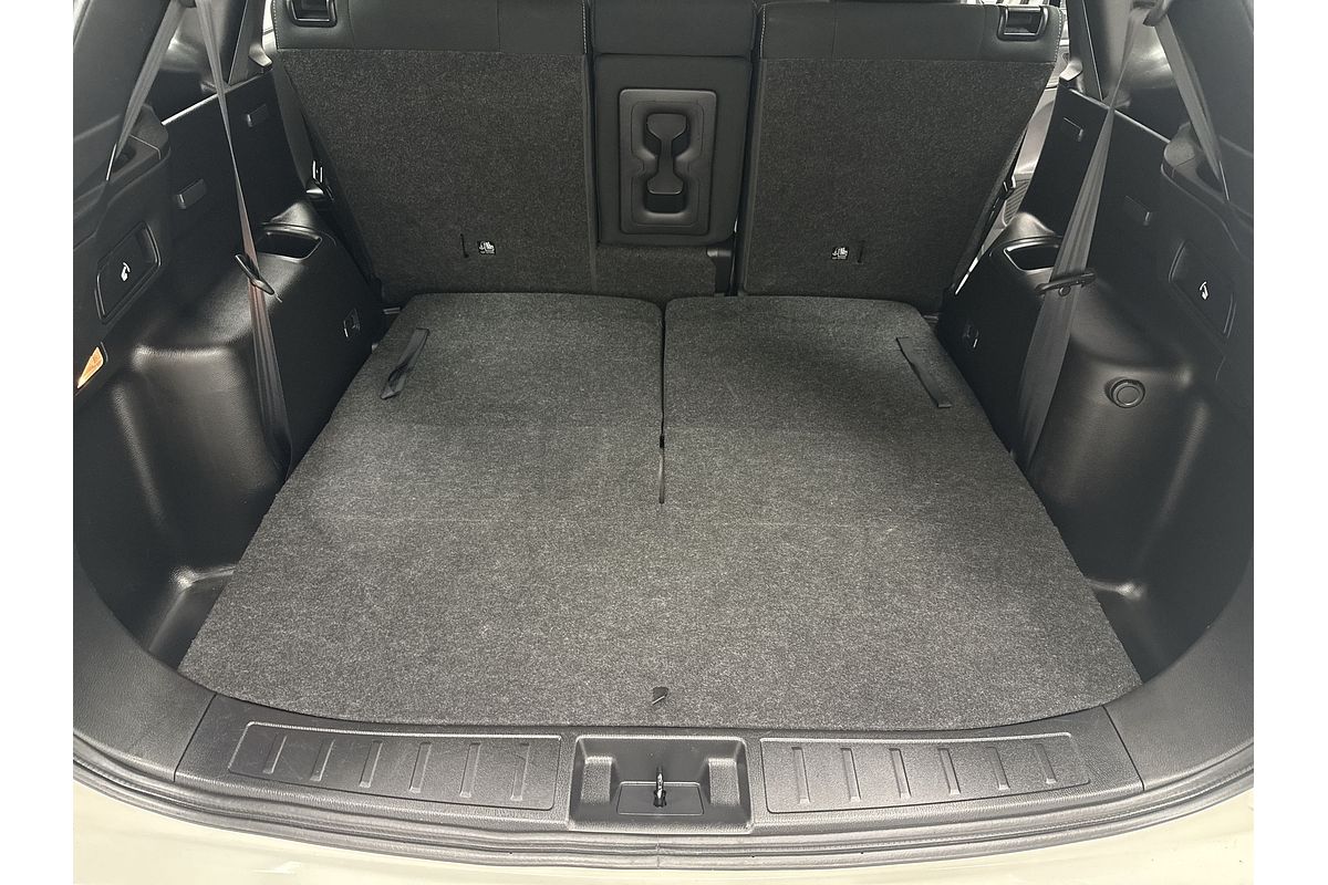 2023 Mitsubishi Outlander ES ZM