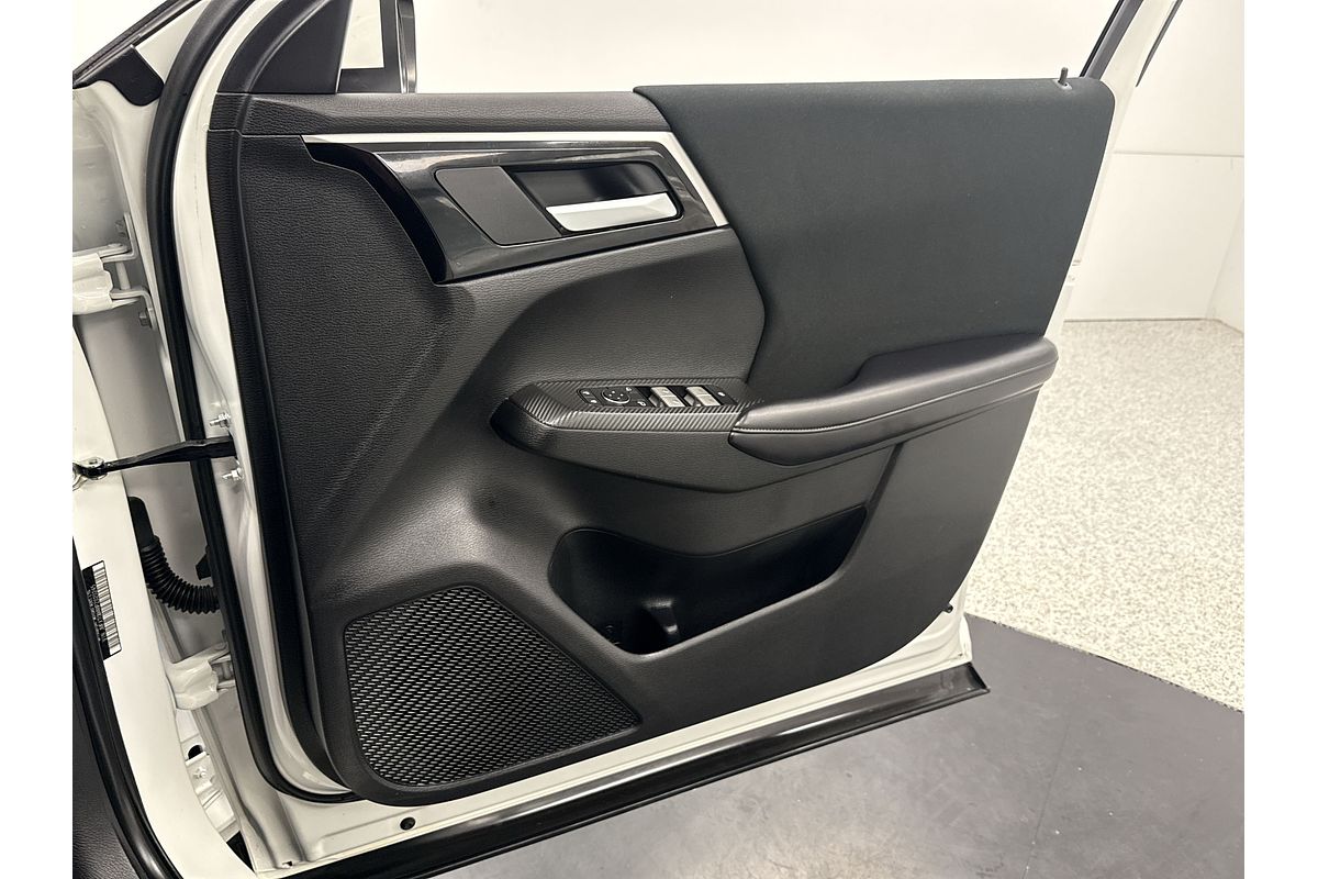 2023 Mitsubishi Outlander ES ZM