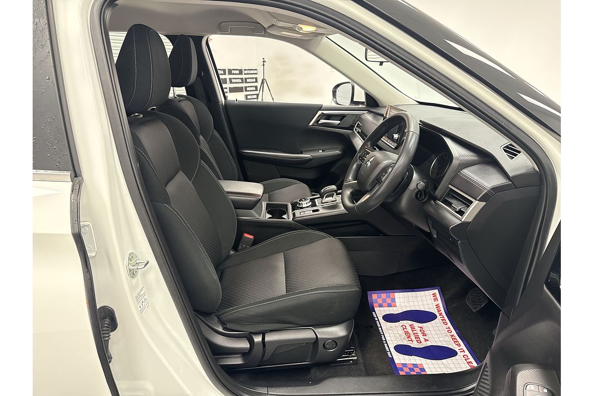 2023 Mitsubishi Outlander ES ZM