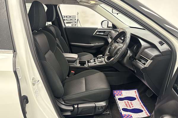 2023 Mitsubishi Outlander ES ZM