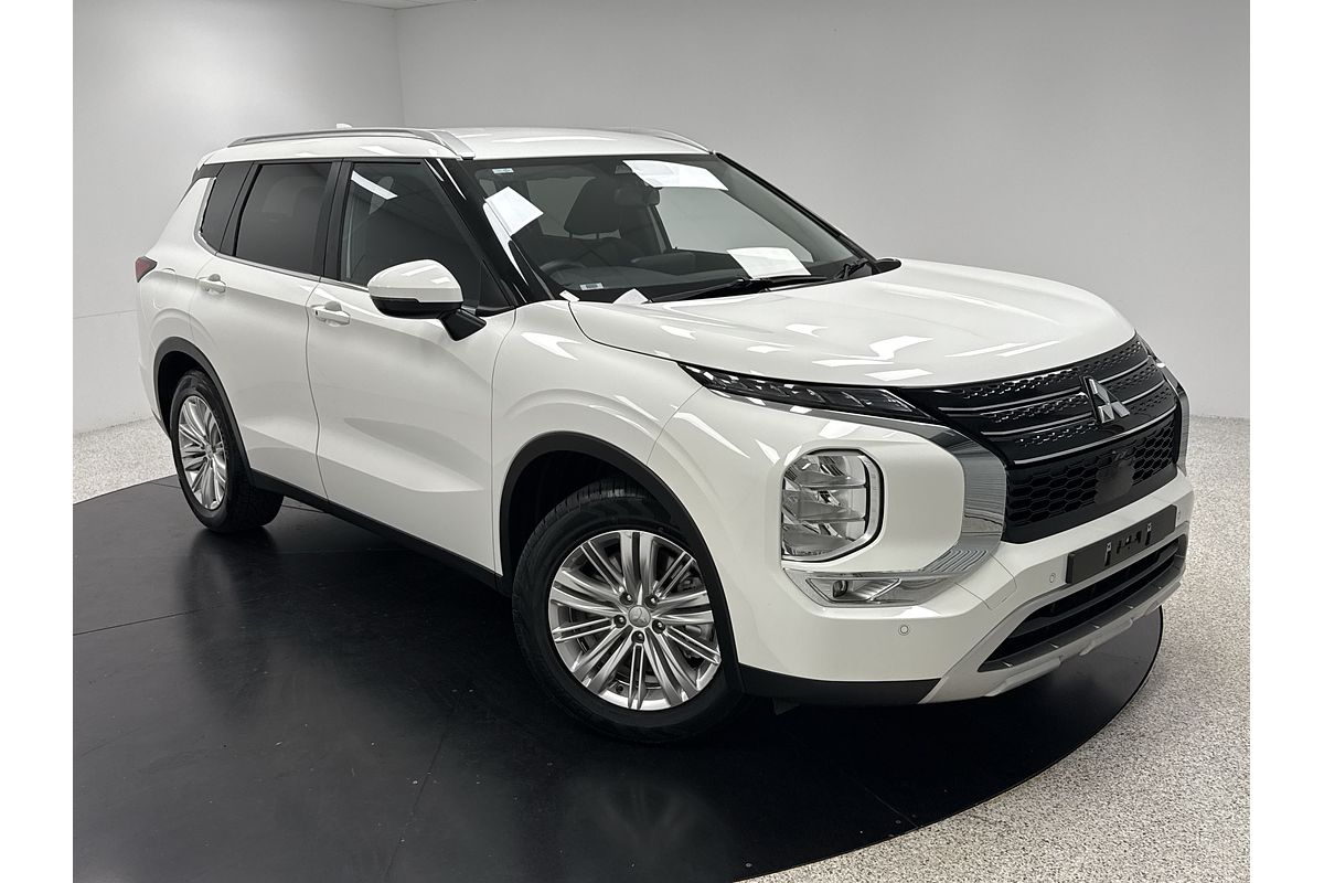 2023 Mitsubishi Outlander LS ZM