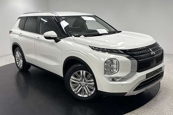 2023 Mitsubishi Outlander LS ZM