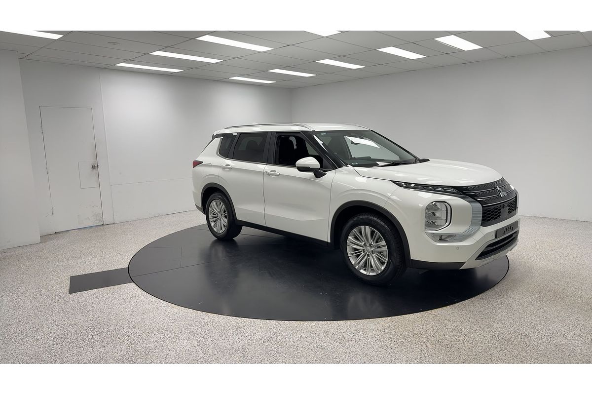 2023 Mitsubishi Outlander LS ZM