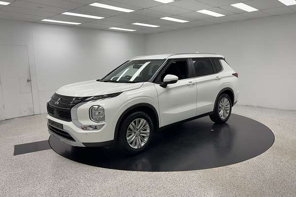 2023 Mitsubishi Outlander LS ZM