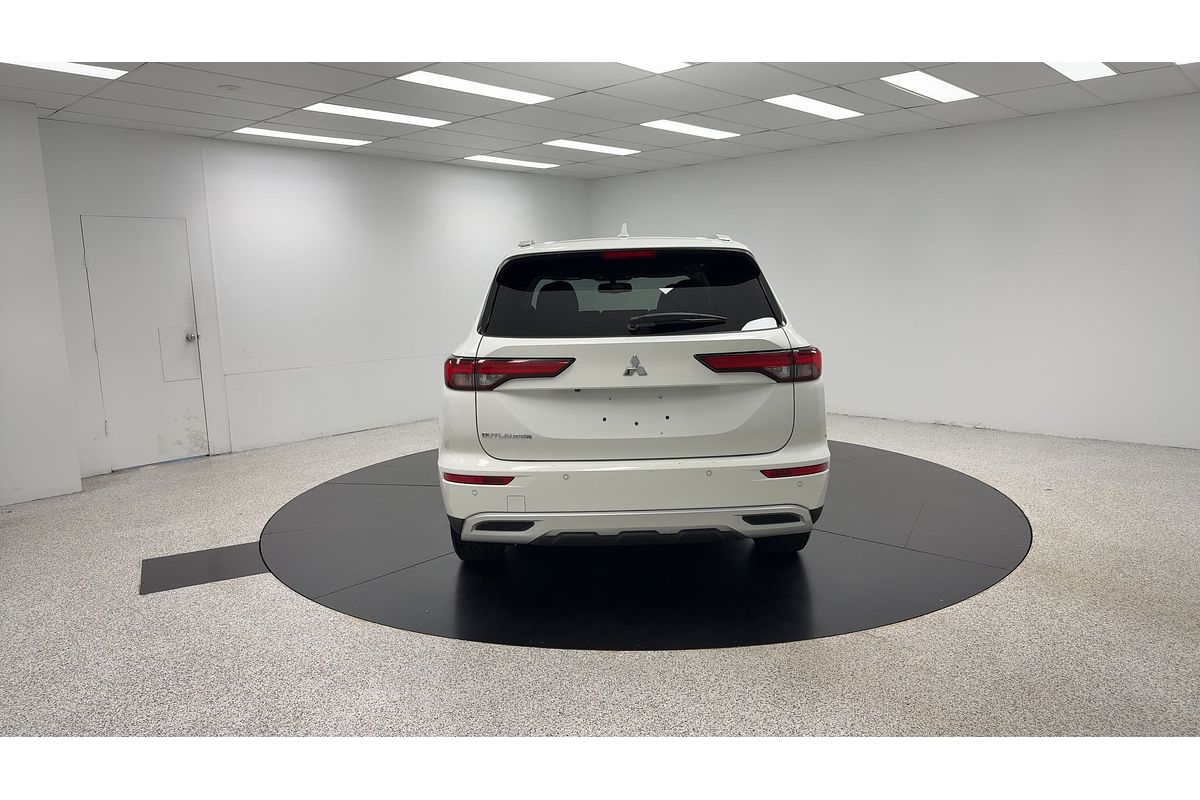 2023 Mitsubishi Outlander LS ZM