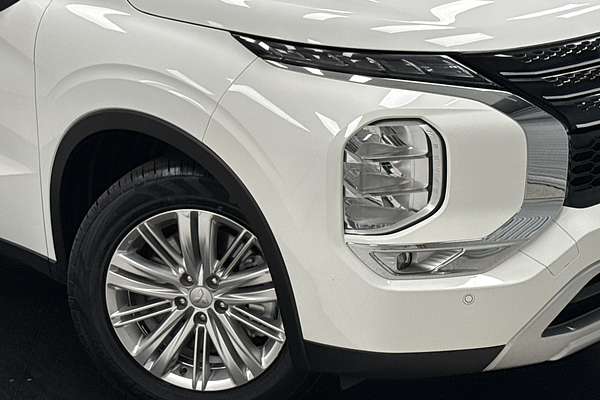 2023 Mitsubishi Outlander LS ZM