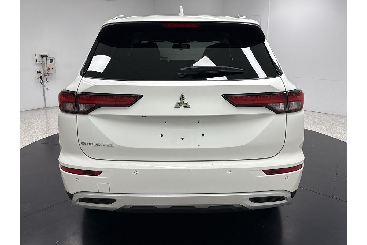 2023 Mitsubishi Outlander LS ZM