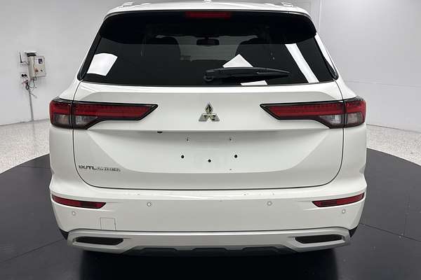 2023 Mitsubishi Outlander LS ZM