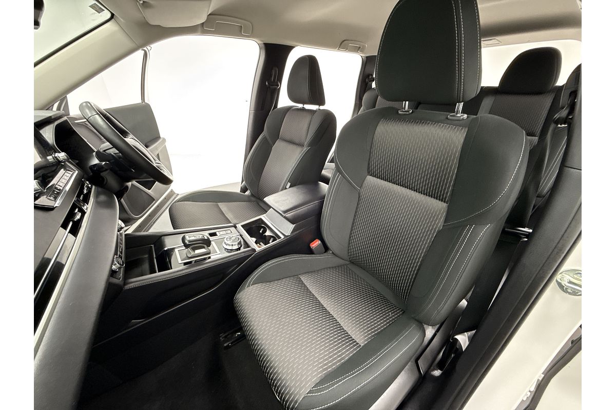 2023 Mitsubishi Outlander LS ZM