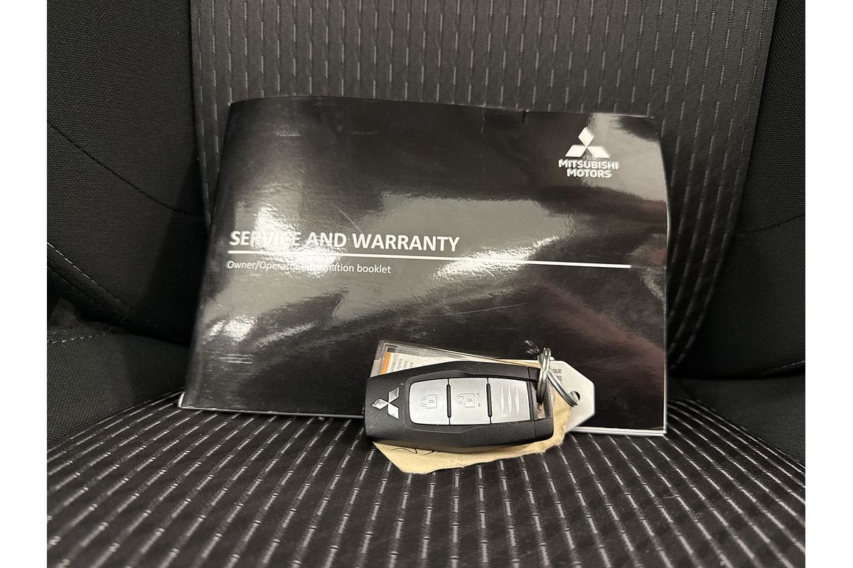2023 Mitsubishi Outlander LS ZM