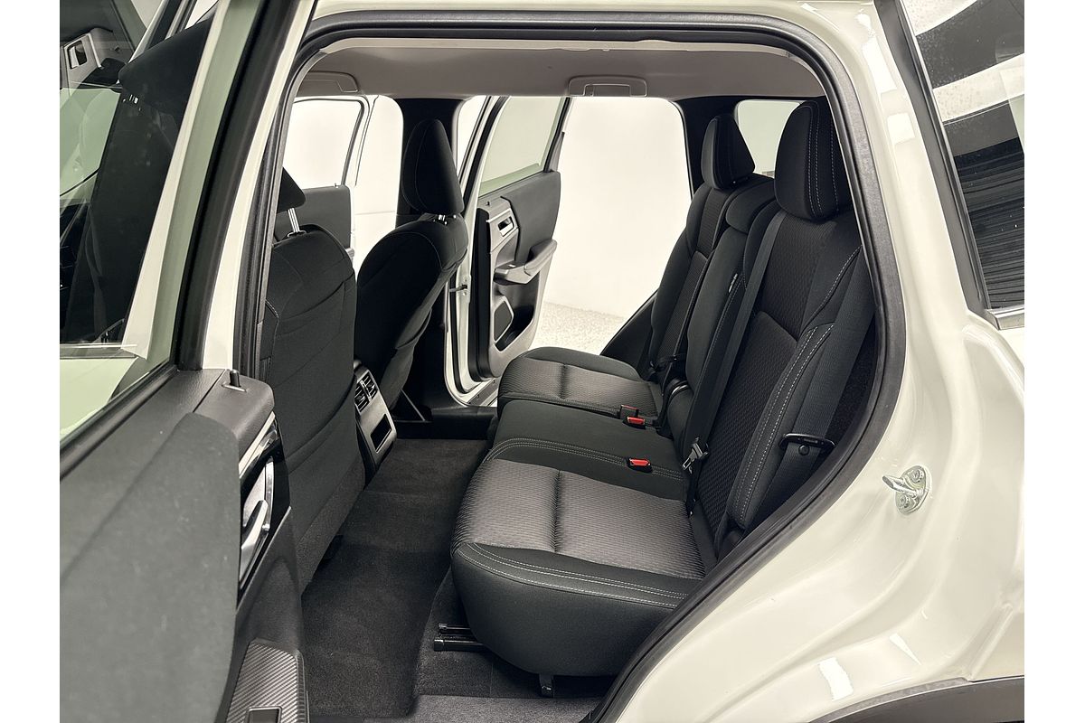 2023 Mitsubishi Outlander LS ZM