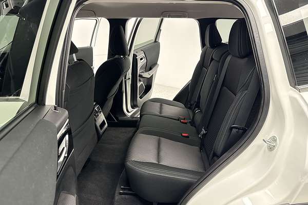 2023 Mitsubishi Outlander LS ZM