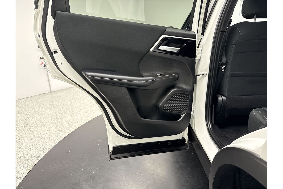 2023 Mitsubishi Outlander LS ZM